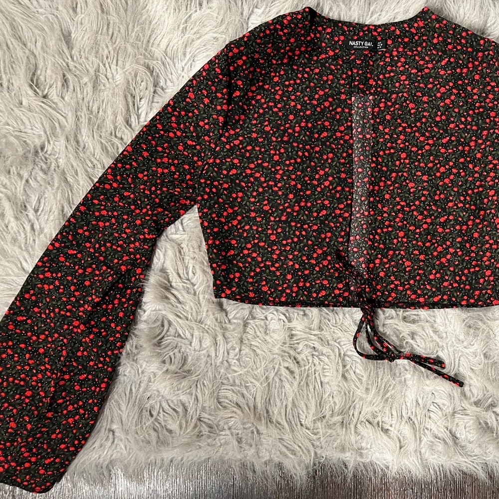 Nasty gal front tie crop top